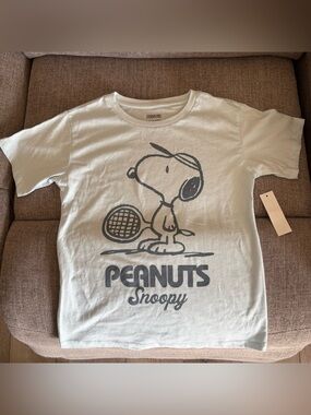 Peanuts snoopy tshirt